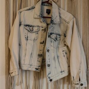 GAP Women's Light Wash Denim Jacket